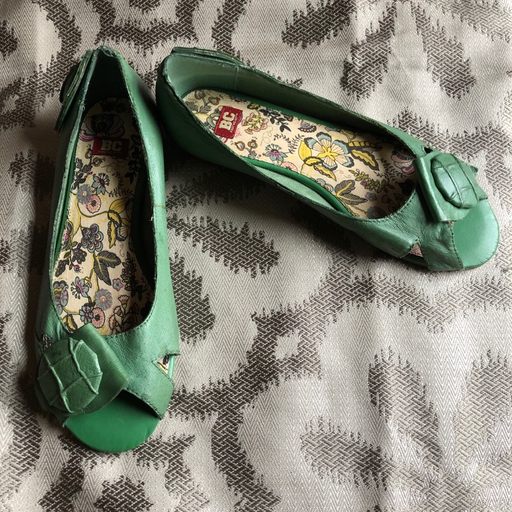 🆕BC FOOTWEAR PEEP-TOE GREEN LEATHER FLATS🥿 Sz 6 - Picture 15 of 16